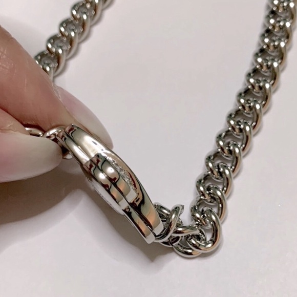 Vivienne Westwood silver tone chunky chain crystals signature necklace - Picture 9 of 11